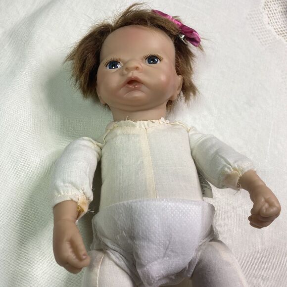 Tiny Emmy Ashton Drake ADG 06 Lifelike Newborn Reborn Baby Doll Posable 10" - Picture 7 of 9